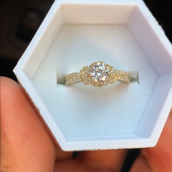 14k Solid Yellow Gold Engagement Ring - Picture 9 of 15